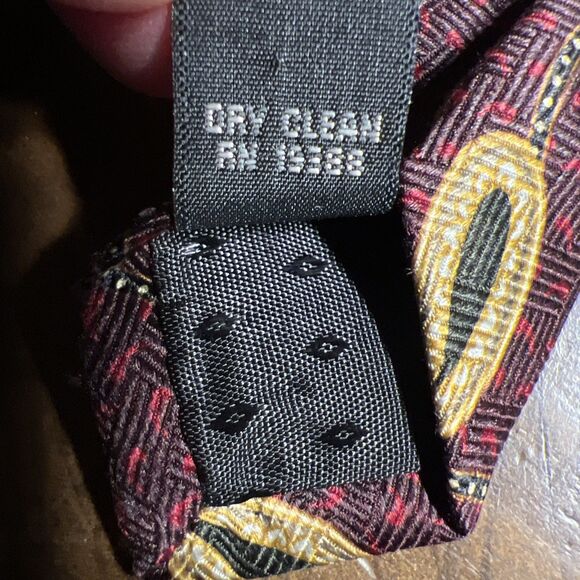 Lot Of 2 100% Silk Ties. (1) Bill Blass And (1) Valerio Garati. 4" Wide - Picture 7 of 7